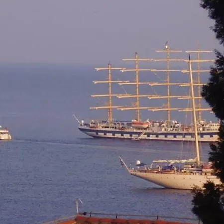 アパート Suncana 2