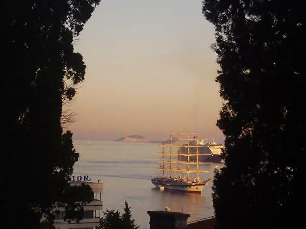 Suncana 2 アパート