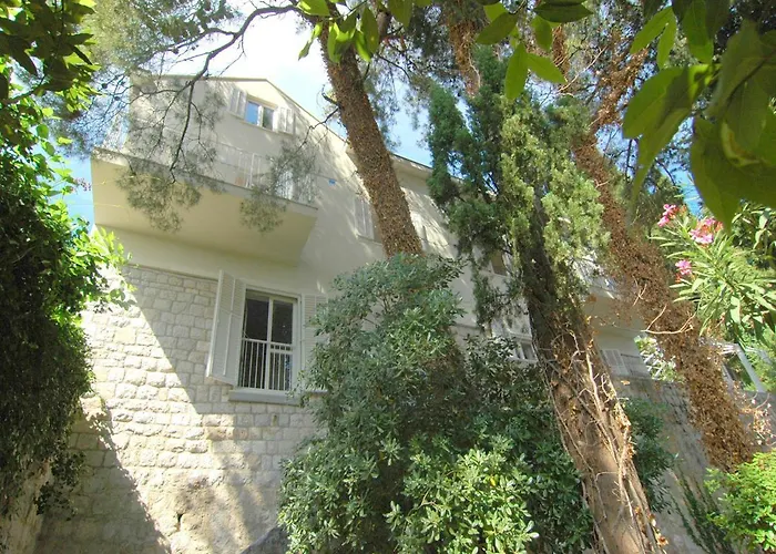 アパート Suncana 2